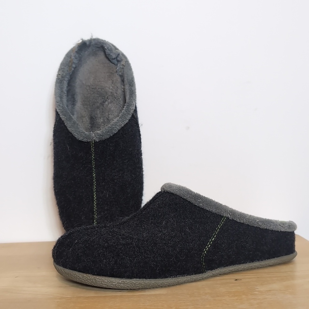 Brookstone Nap Slip On Slippers Rubber Bottom Shoes
